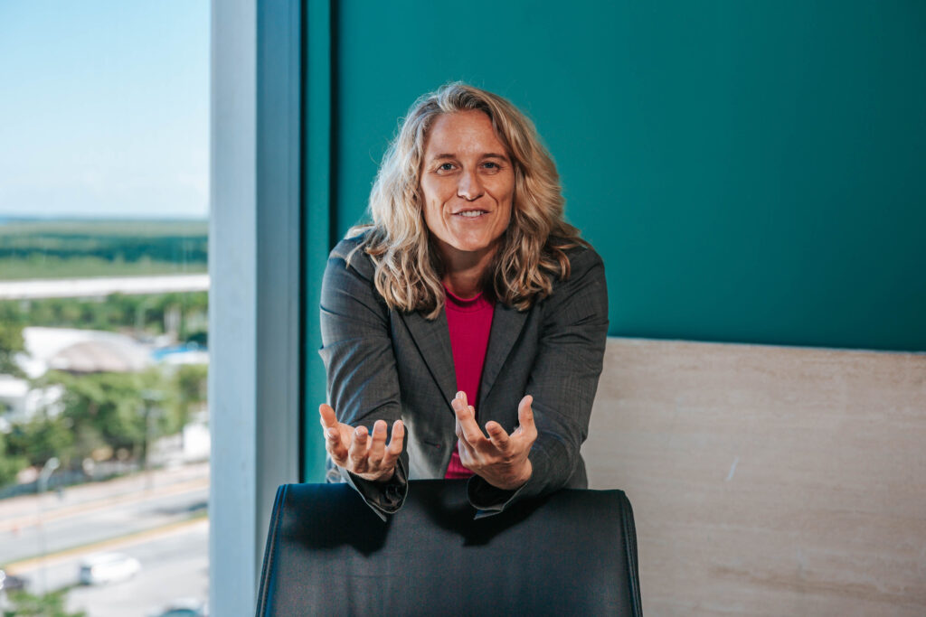 Corina erklärt ihre Library und teil ihr Wissen aus Marketing und Mentaler Gesundheit